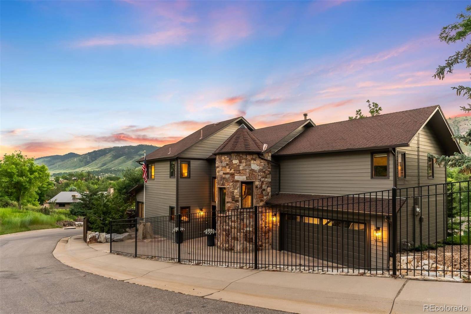 600 Cascade DR, Golden, CO 80403