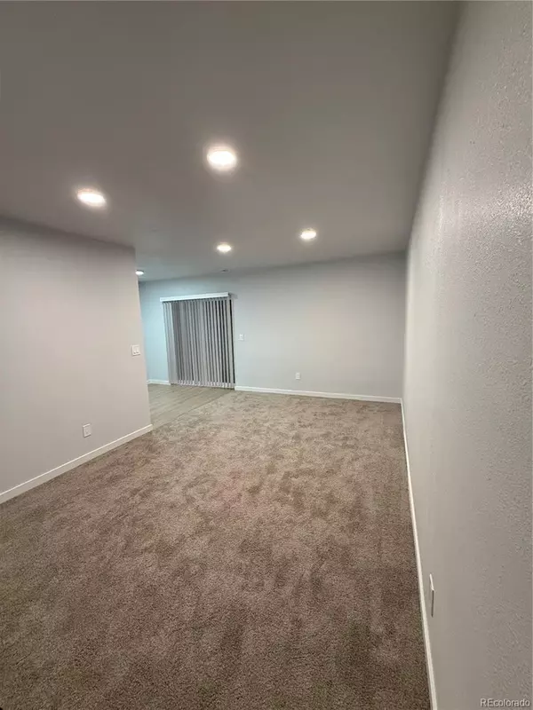 Aurora, CO 80012,10702 E Exposition AVE #105