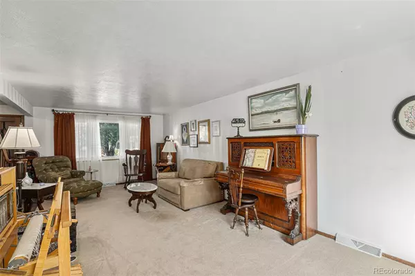 Denver, CO 80237,7622 E Nassau AVE