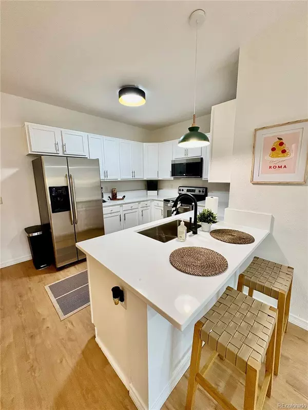 Englewood, CO 80112,7222 S Blackhawk ST #105
