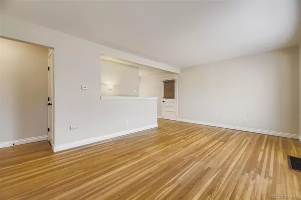 Denver, CO 80222,1300 S Holly ST