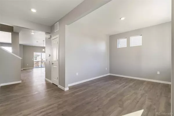 Watkins, CO 80137,852 N Deer Park ST