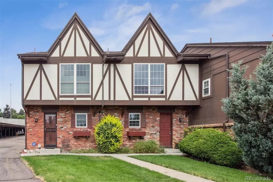 3855 S Monaco Pkwy #102, Denver, CO 80237
