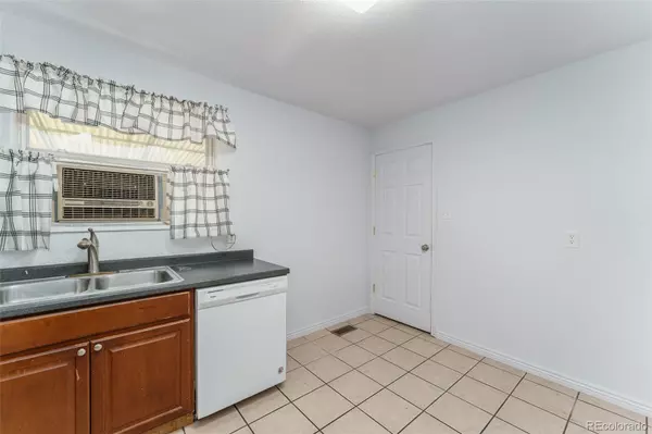 Denver, CO 80239,5549 Carson