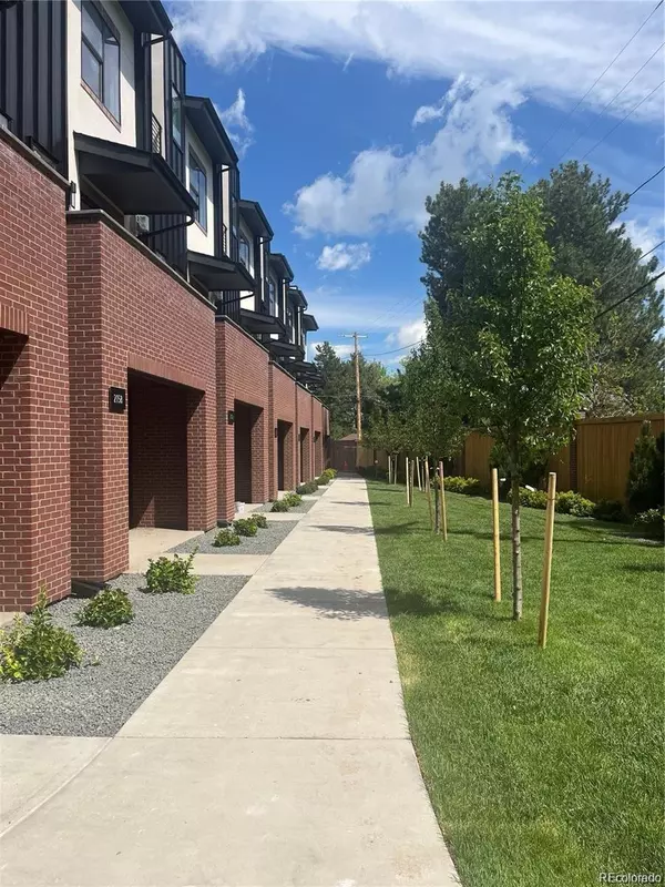 Lakewood, CO 80215,2148 Applewood DR