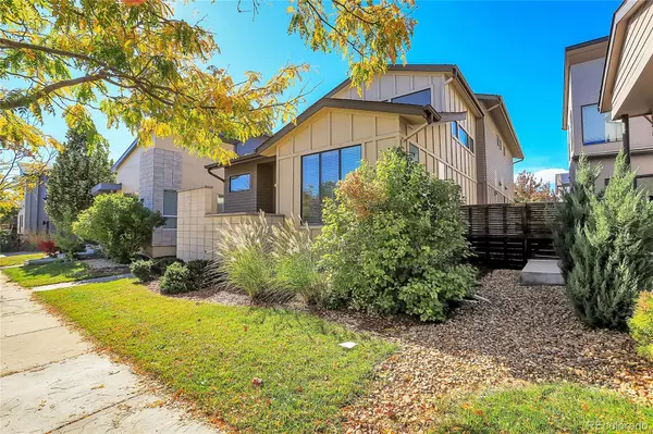 6711 Avrum DR, Denver, CO 80221