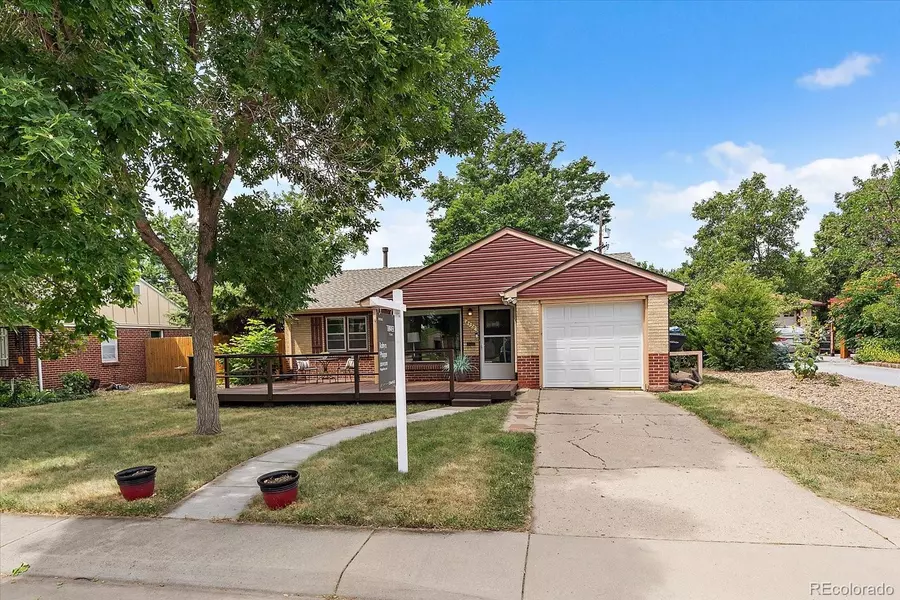 8520 W 55th DR, Arvada, CO 80002