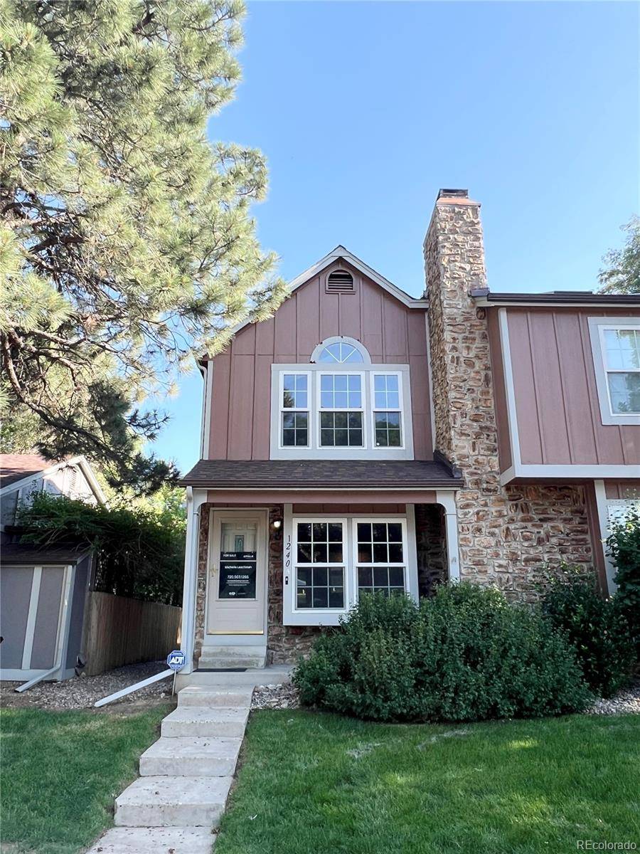 1240 S Flower CIR #A, Lakewood, CO 80232