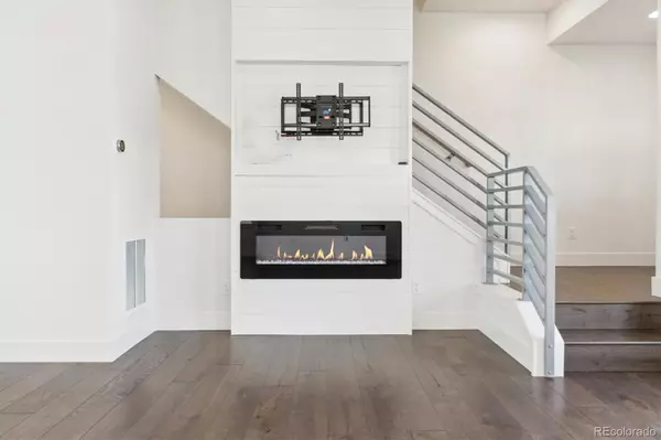 Denver, CO 80238,5682 N Galena ST