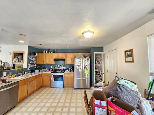 872 Mockingbird LN, Brighton, CO 80601