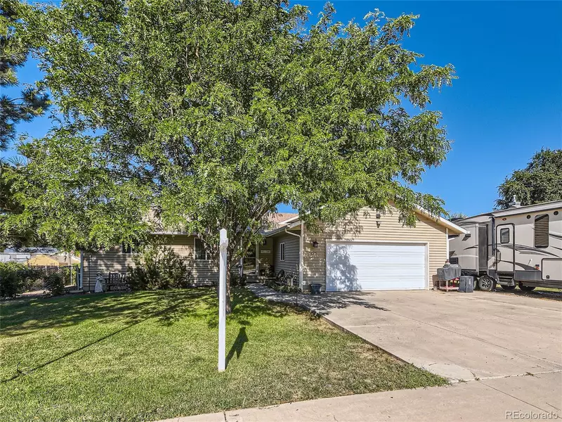 725 Grape ST, Hudson, CO 80642