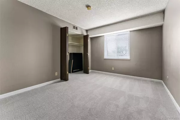 Denver, CO 80237,7335 E Quincy AVE #303