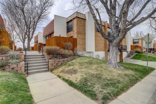 2899 S Locust ST, Denver, CO 80222