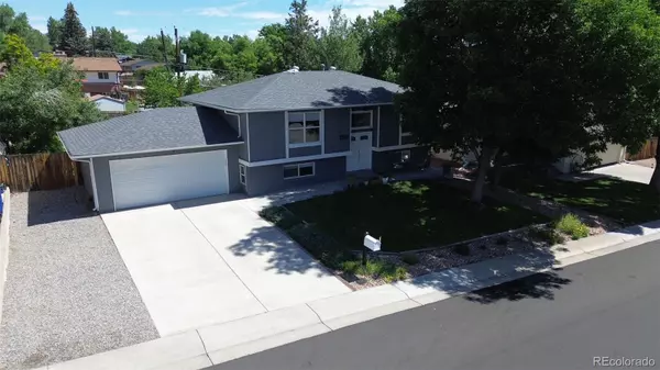 6885 W 69th PL, Arvada, CO 80003