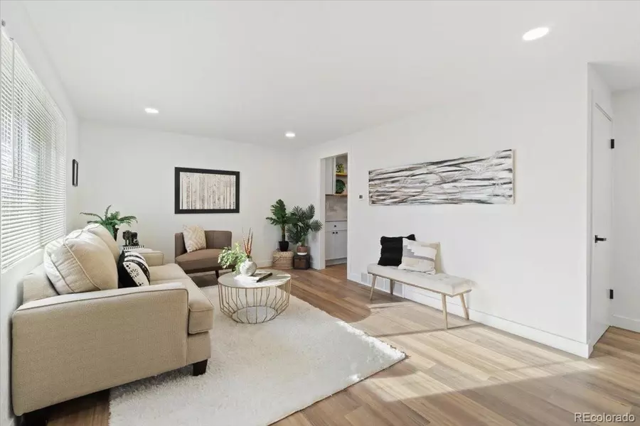 365 S Xapary ST, Aurora, CO 80012