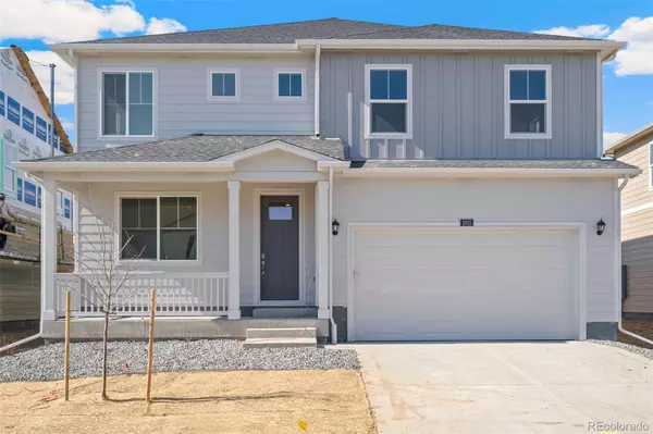 810 Crest ST, Lochbuie, CO 80603