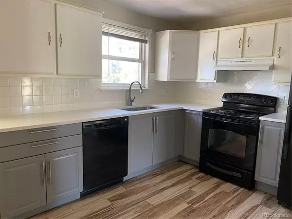 Arvada, CO 80003,7464 Kendall ST