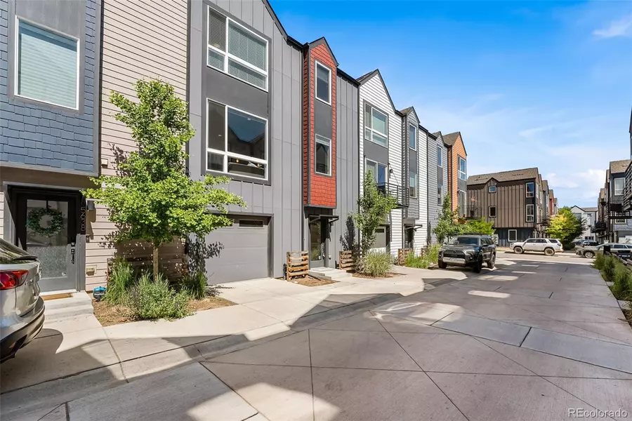 5642 W 10th PL, Lakewood, CO 80214