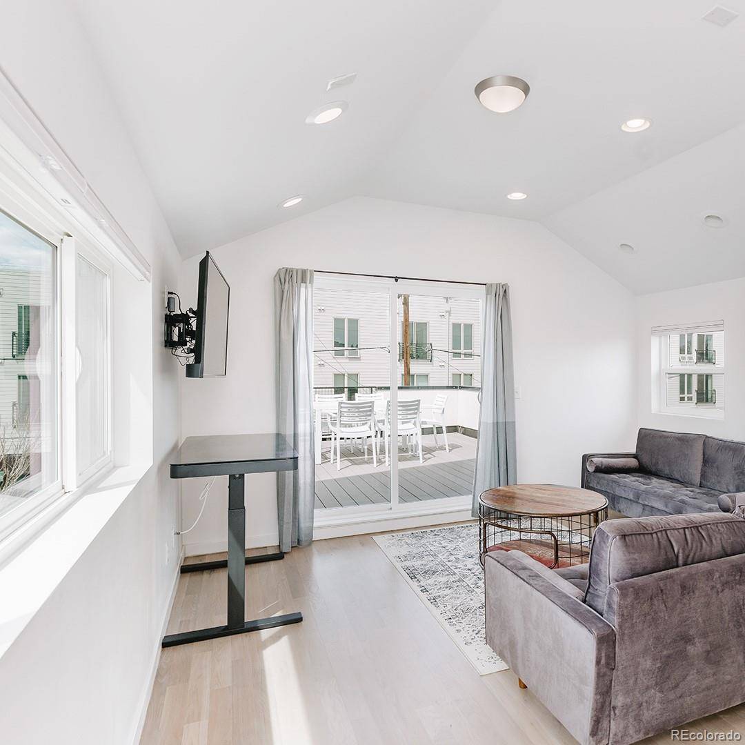 Denver, CO 80205,3437 Lawrence ST