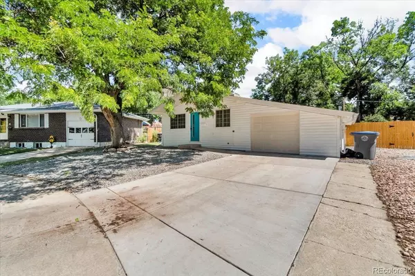 10 Juneau PL, Longmont, CO 80504