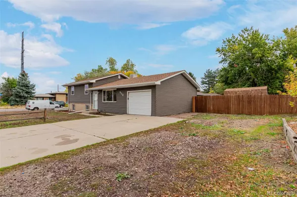 Lakewood, CO 80215,930 Oak ST