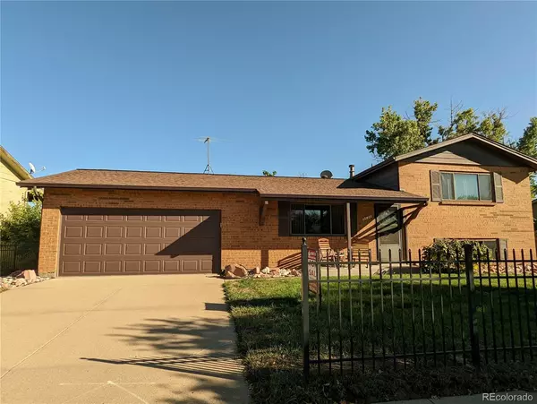 5524 Crown BLVD, Denver, CO 80239