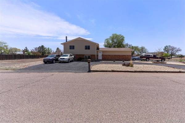 576 E Autumn DR, Pueblo West, CO 81007