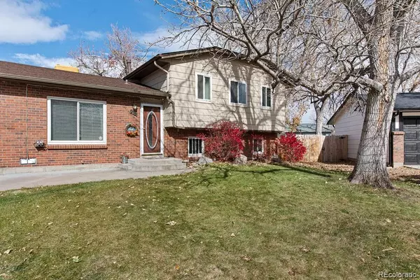 9151 W Temple PL, Littleton, CO 80123