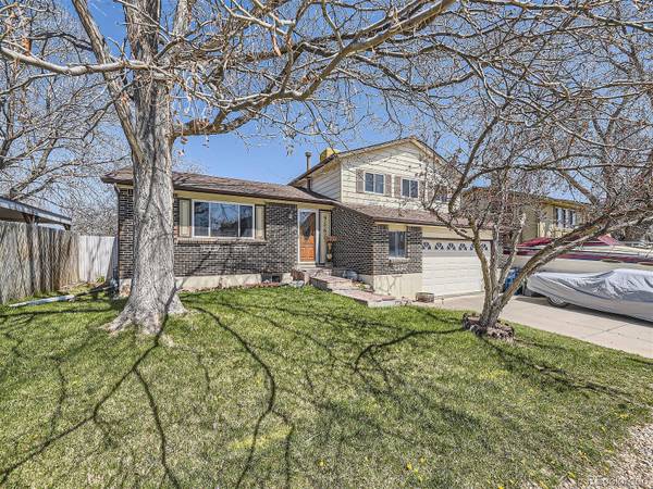 9565 W Lake PL, Littleton, CO 80123