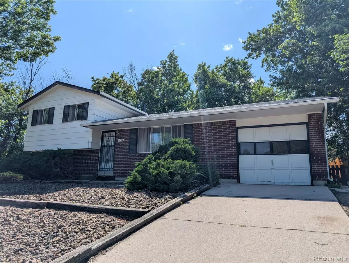 Colorado Springs, CO 80915,1202 Wooten RD