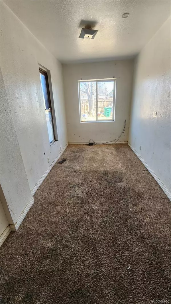 Denver, CO 80205,3512 N High ST