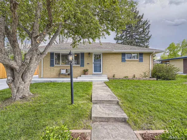 7202 W 67th PL, Arvada, CO 80003