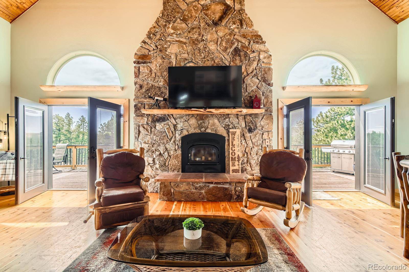 Florissant, CO 80816,133 Lake DR
