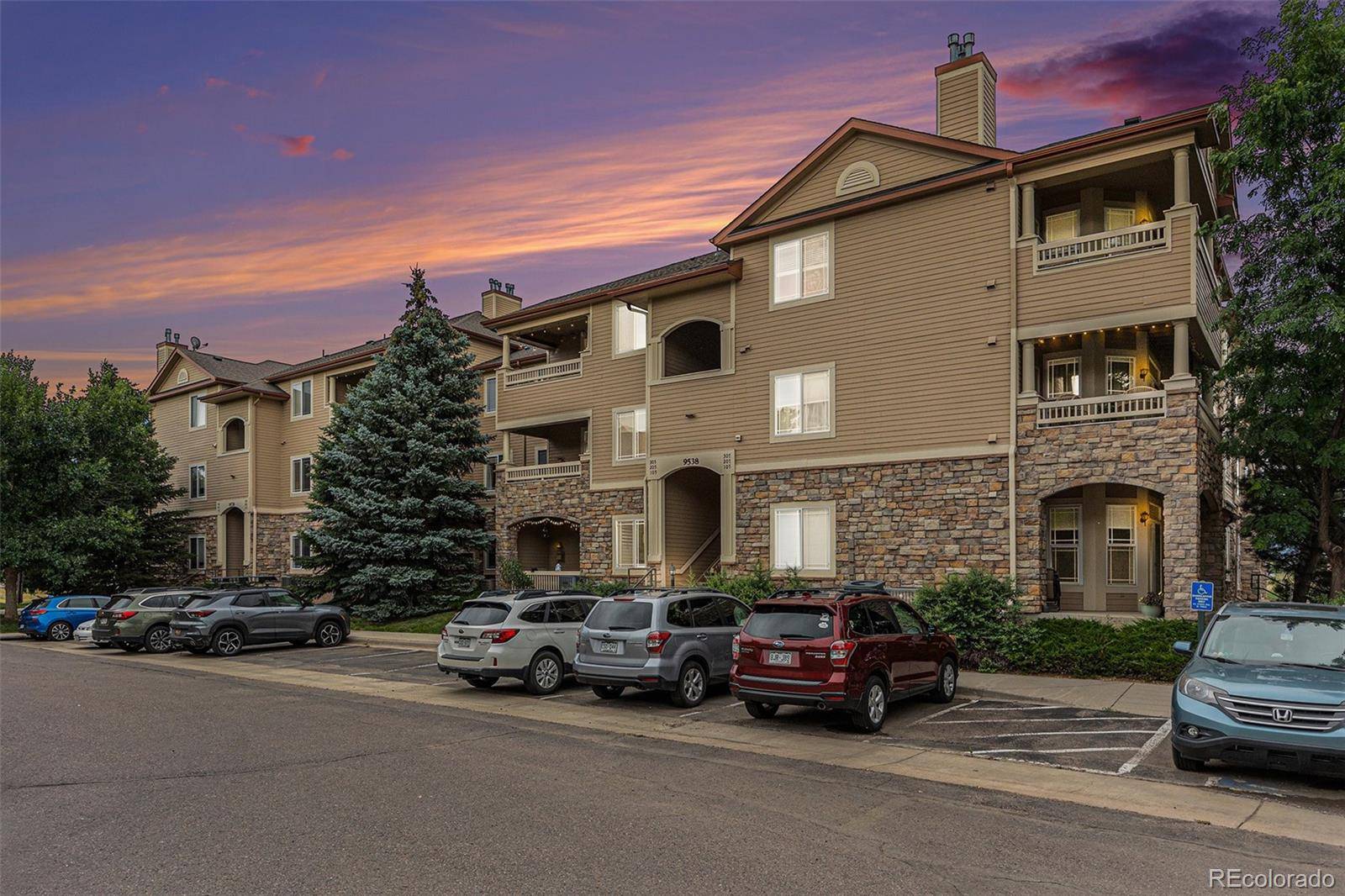 9538 W San Juan CIR #202, Littleton, CO 80128