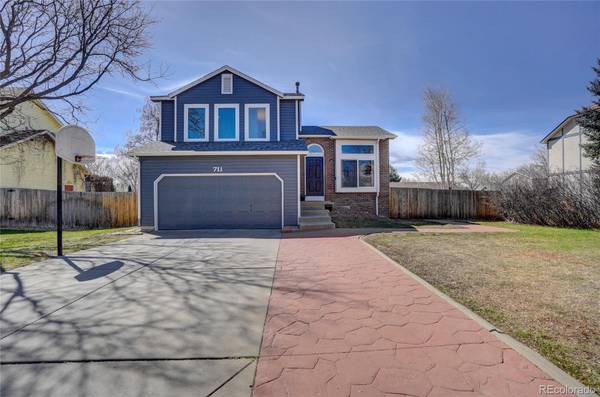 711 Cameron LN, Longmont, CO 80504