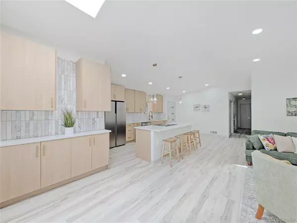 Lakewood, CO 80226,328 Quay ST