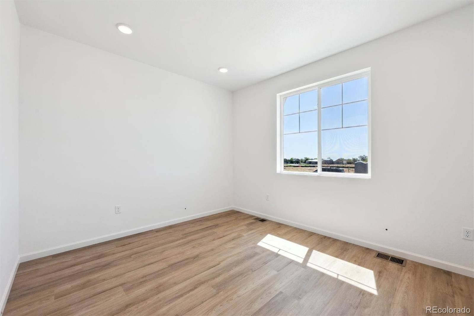 Keenesburg, CO 80643,321 W Owen AVE