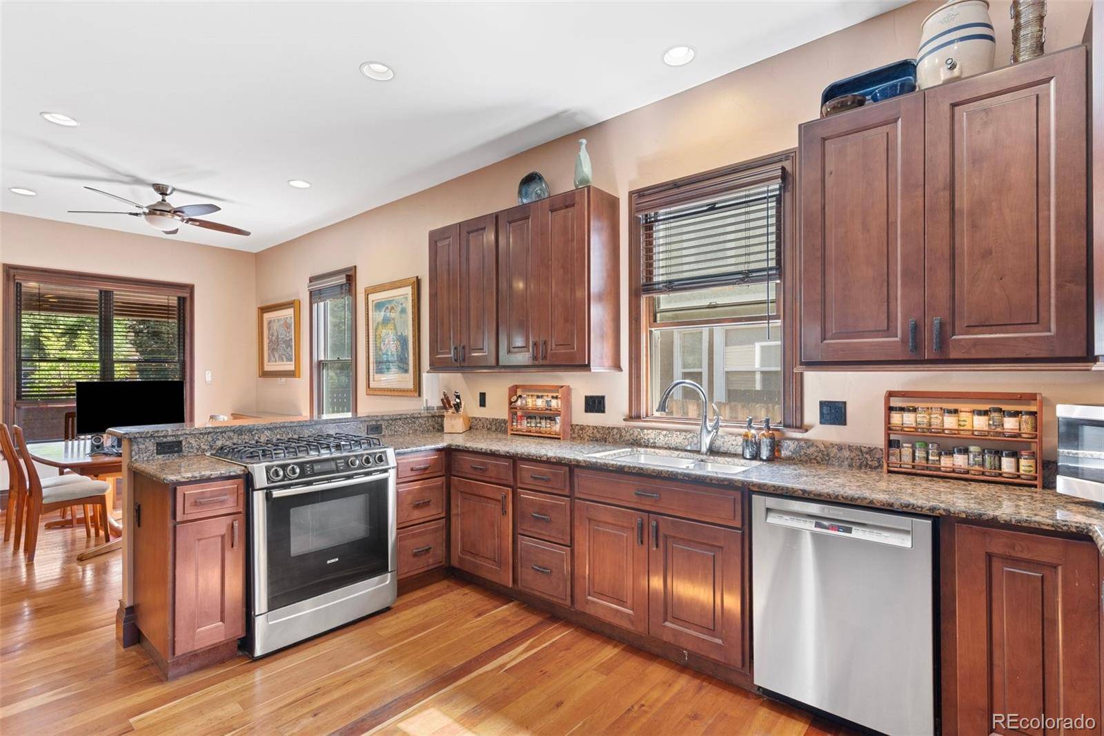 Colorado Springs, CO 80903,611 E Willamette AVE