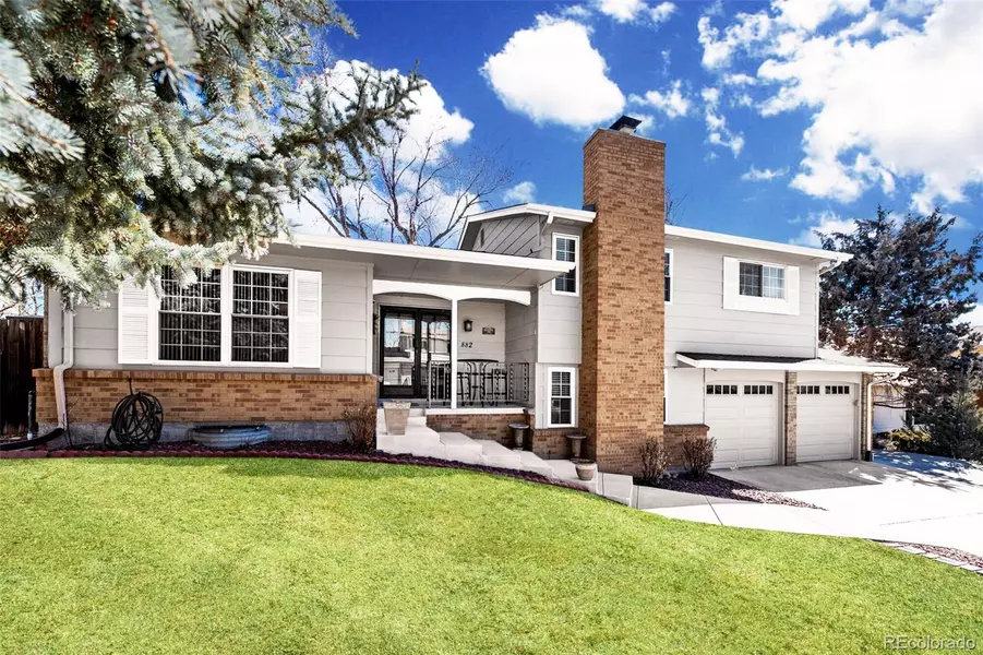 882 S Newcombe WAY, Lakewood, CO 80226