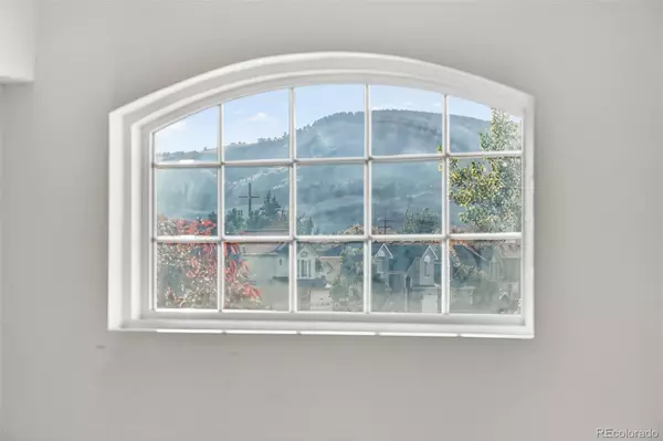 Golden, CO 80403,5918 Dunraven WAY