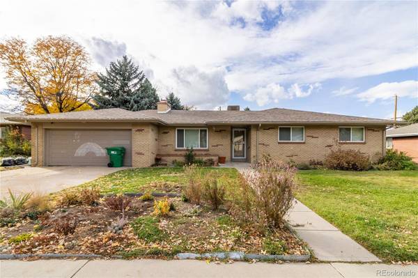 2221 S Grape ST, Denver, CO 80207