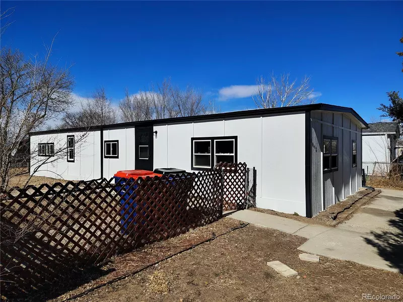 1045 Macdavidson CIR, Dacono, CO 80514