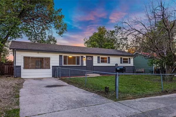 2075 Pepperwood DR, Colorado Springs, CO 80910
