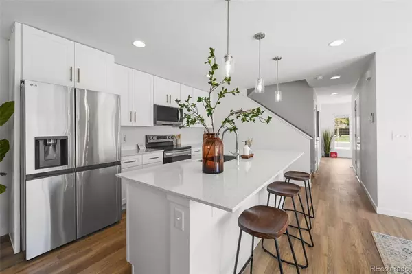 1263 N Akron ST, Aurora, CO 80010
