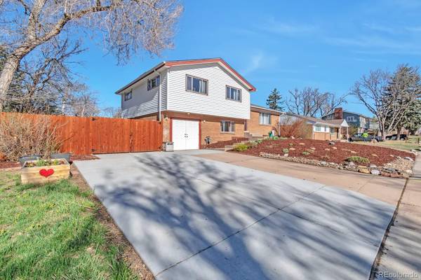 6861 S Washington ST, Centennial, CO 80122