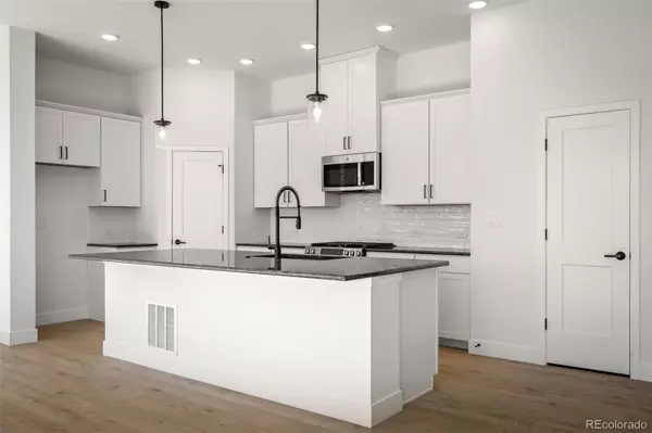 Colorado Springs, CO 80918,4575 Peak Crest VW