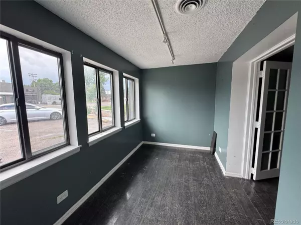Wheat Ridge, CO 80033,6117 West 38th