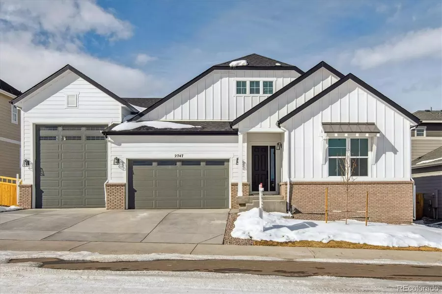 2747 Morningbird LN, Castle Rock, CO 80109