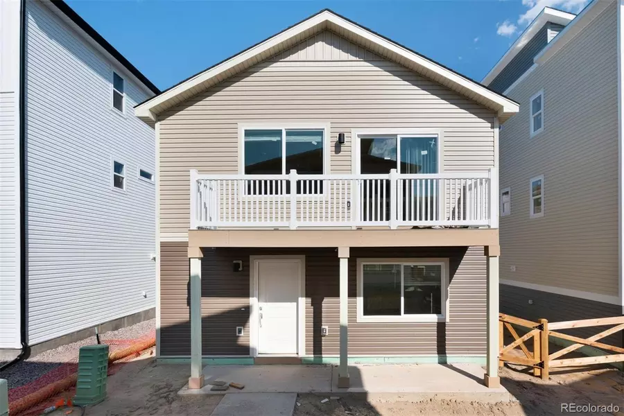 46562 Avery LN, Bennett, CO 80102