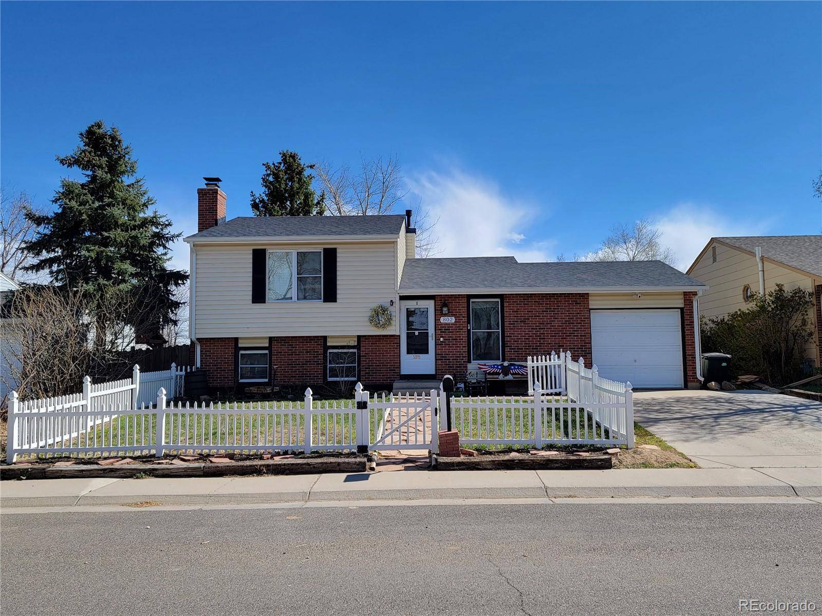802 Centennial WAY, Bennett, CO 80102